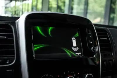 Vendo Renault Trafic 2020 - 30990 EUR, 126359 km - AUTO.MOTO.pt