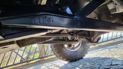 Vendo Land Rover Defender 2001 - 35000 EUR, 81787 km - AUTO.MOTO.pt