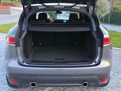 Sell Jaguar F-Pace 2016 - 30999 EUR, 144450 km - AUTO.MOTO.pt