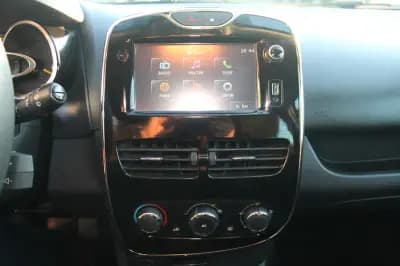 Vendo Renault Clio 2015 - 11500 EUR, 98759 km - AUTO.MOTO.pt