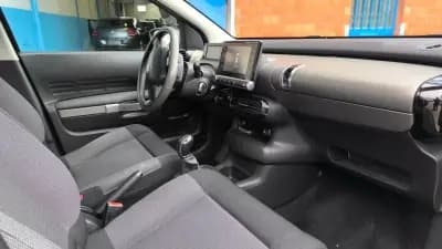 Sell Citroën C4 Cactus 2015 - 10500 EUR, 161000 km - AUTO.MOTO.pt