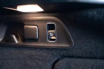 Sell Mercedes-Benz GLE 350 2024 - 94950 EUR, 13000 km - AUTO.MOTO.pt