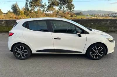 Sell Renault Clio 2016 - 9990 EUR, 114000 km - AUTO.MOTO.pt