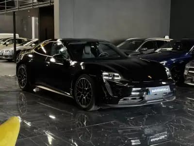 Vendo Porsche Taycan 2023 - 74990 EUR, 35900 km - AUTO.MOTO.pt