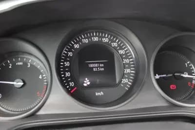 Sell Renault Mégane 2020 - 13990 EUR, 180000 km - AUTO.MOTO.pt