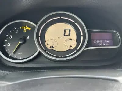 Vendo Renault Mégane 2011 - 7500 EUR, 272530 km - AUTO.MOTO.pt