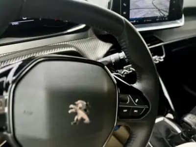 Vendo Peugeot 208 2022 - 15950 EUR, 71000 km - AUTO.MOTO.pt