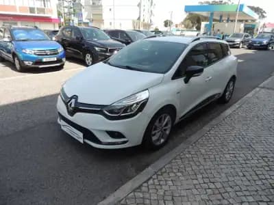 Sell Renault Clio Sport Tourer 2018 - 11950 EUR, 135500 km - AUTO.MOTO.pt