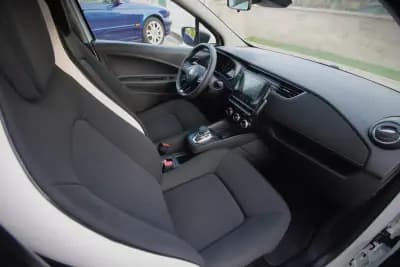 Vendo Renault Zoe 2020 - 14350 EUR, 62000 km - AUTO.MOTO.pt