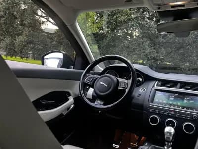 Sell Jaguar E-Pace 2018 - 29750 EUR, 77000 km - AUTO.MOTO.pt