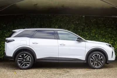 Vendo Peugeot 5008 2025 - 33500 EUR, 15000 km - AUTO.MOTO.pt