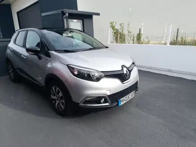 Vendo Renault Captur 2016 - 12490 EUR, 138211 km - AUTO.MOTO.pt