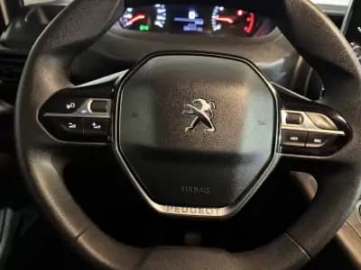 Vendo Peugeot Partner 2023 - 17750 EUR, 80117 km - AUTO.MOTO.pt