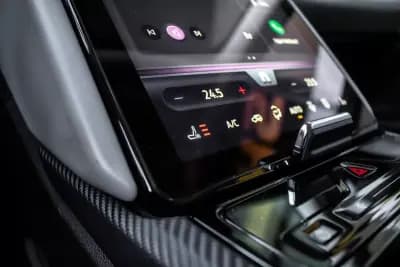 Vendo Ford Explorer 2024 - 39990 EUR, 15628 km - AUTO.MOTO.pt