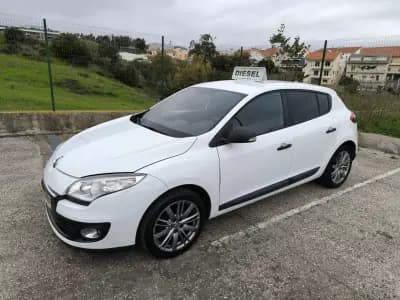 Vendo Renault Mégane 2013 - 4950 EUR, 317737 km - AUTO.MOTO.pt