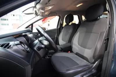 Sell Renault Captur 2015 - 12990 EUR, 130000 km - AUTO.MOTO.pt