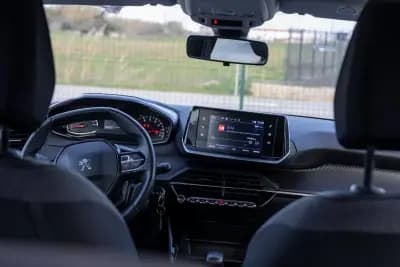 Sell Peugeot 208 2021 - 13490 EUR, 105000 km - AUTO.MOTO.pt