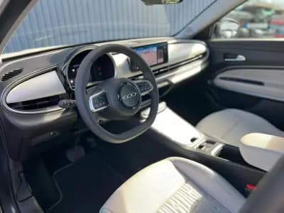 Vendo Fiat 600 2025 - 24500 EUR, 9900 km - AUTO.MOTO.pt