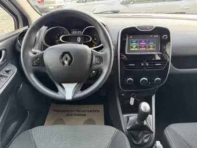 Sell Renault Clio Sport Tourer 2015 - 8750 EUR, 190000 km - AUTO.MOTO.pt