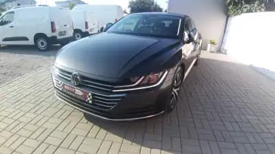 Vendo Volkswagen Arteon 2019 - 26650 EUR, 90000 km - AUTO.MOTO.pt