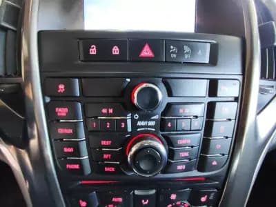 Vendo Opel Astra Sports Tourer 2011 - 6750 EUR, 226000 km - AUTO.MOTO.pt