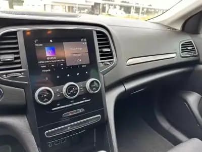 Sell Renault Mégane Sport Tourer 2022 - 17990 EUR, 142667 km - AUTO.MOTO.pt