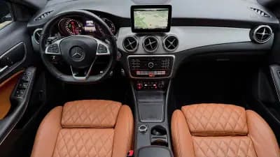 Sell Mercedes-Benz GLA 180 2020 - 25750 EUR, 160000 km - AUTO.MOTO.pt
