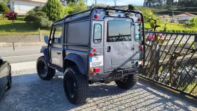 Vendo Land Rover Defender 2001 - 35000 EUR, 81787 km - AUTO.MOTO.pt