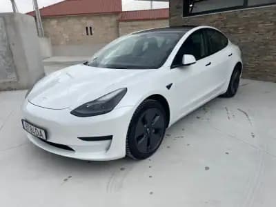 Vendo Tesla Model 3 2023 - 33900 EUR, 35000 km - AUTO.MOTO.pt