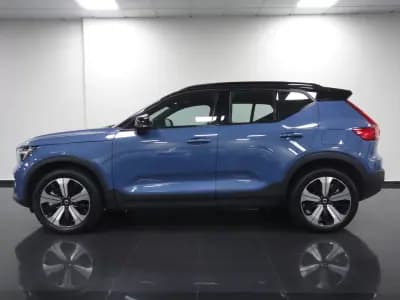 Vendo Volvo XC 40 2022 - 26990 EUR, 111000 km - AUTO.MOTO.pt