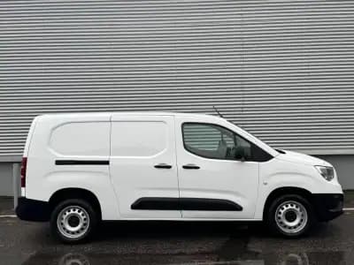 Vendo Opel Combo 2022 - 13950 EUR, 129000 km - AUTO.MOTO.pt