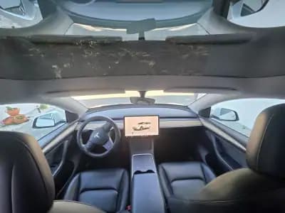 Vendo Tesla Model Y 2022 - 37000 EUR, 90000 km - AUTO.MOTO.pt