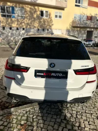 Vendo BMW 330 2019 - 30000 EUR, 210000 km - AUTO.MOTO.pt