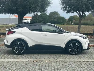 Vendo Toyota C-HR 2022 - 31400 EUR, 74000 km - AUTO.MOTO.pt