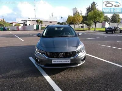 Vendo Fiat Tipo Station Wagon 2018 - 12750 EUR, 106000 km - AUTO.MOTO.pt