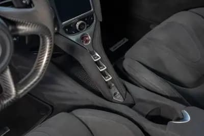 Vendo McLaren 720 2019 - 275000 EUR, 17500 km - AUTO.MOTO.pt