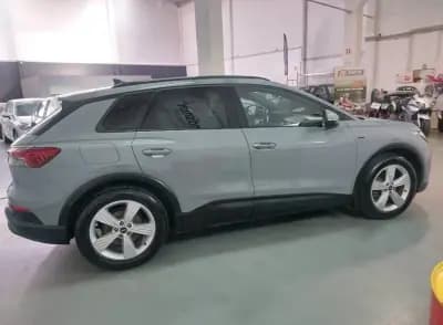 Vendo Audi Q4 e-tron 2021 - 27900 EUR, 85105 km - AUTO.MOTO.pt