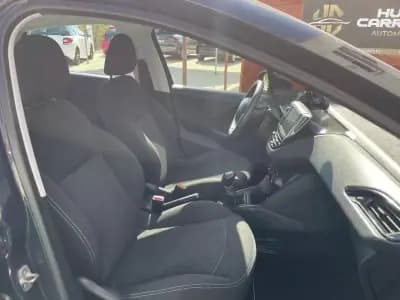 Vendo Peugeot 208 2017 - 8250 EUR, 130754 km - AUTO.MOTO.pt