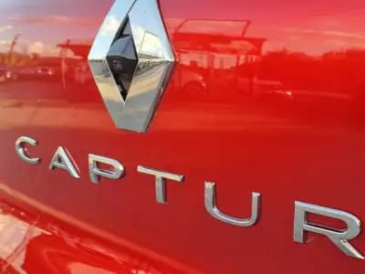 Vendo Renault Captur 2022 - 17990 EUR, 86130 km - AUTO.MOTO.pt