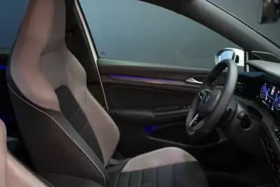 Vendo Volkswagen Golf 2021 - 34970 EUR, 88000 km - AUTO.MOTO.pt