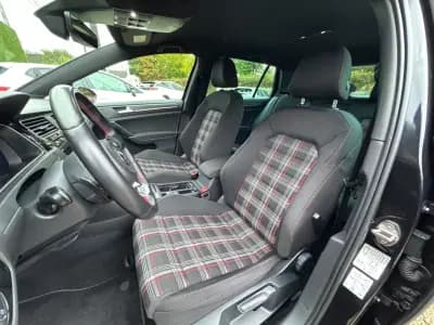 Vendo Volkswagen Golf 2019 - 27990 EUR, 110000 km - AUTO.MOTO.pt