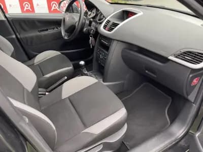 Vendo Peugeot 207 2009 - 5990 EUR, 180168 km - AUTO.MOTO.pt