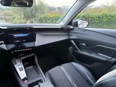 Vendo Peugeot 308 2022 - 21999 EUR, 128000 km - AUTO.MOTO.pt