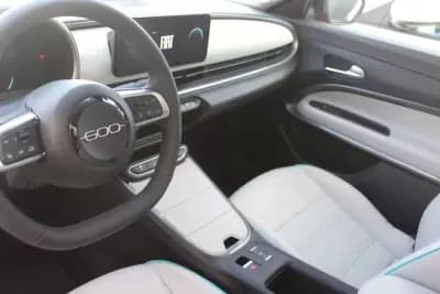 Vendo Fiat 600e 2023 - 29980 EUR, 7039 km - AUTO.MOTO.pt