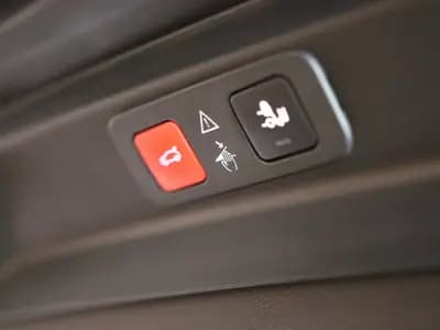 Sell Peugeot 5008 2020 - 23900 EUR, 135000 km - AUTO.MOTO.pt