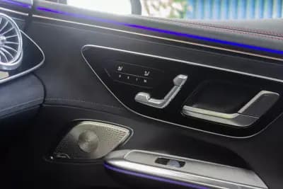 Sell Mercedes-Benz EQE 2022 - 64900 EUR, 48000 km - AUTO.MOTO.pt