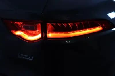 Sell Jaguar F-Pace 2018 - 33900 EUR, 70000 km - AUTO.MOTO.pt