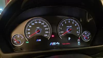 Vendo BMW M4 2016 - 63900 EUR, 25883 km - AUTO.MOTO.pt