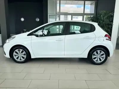 Sell Peugeot 208 2018 - 11990 EUR, 141744 km - AUTO.MOTO.pt