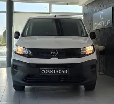 Vendo Opel Combo 2024 - 21900 EUR, 11972 km - AUTO.MOTO.pt